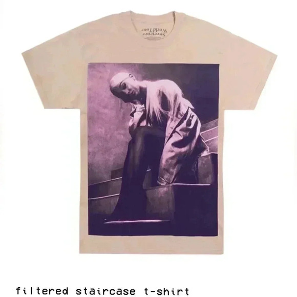 Ariana Grande Sweetener Tour Filtered Staircase T-shirt - Picture 1 of 4